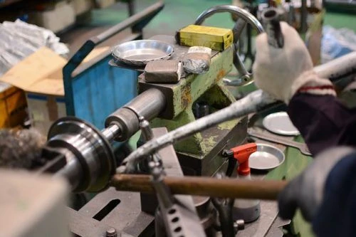 metal-spinning-645620_640